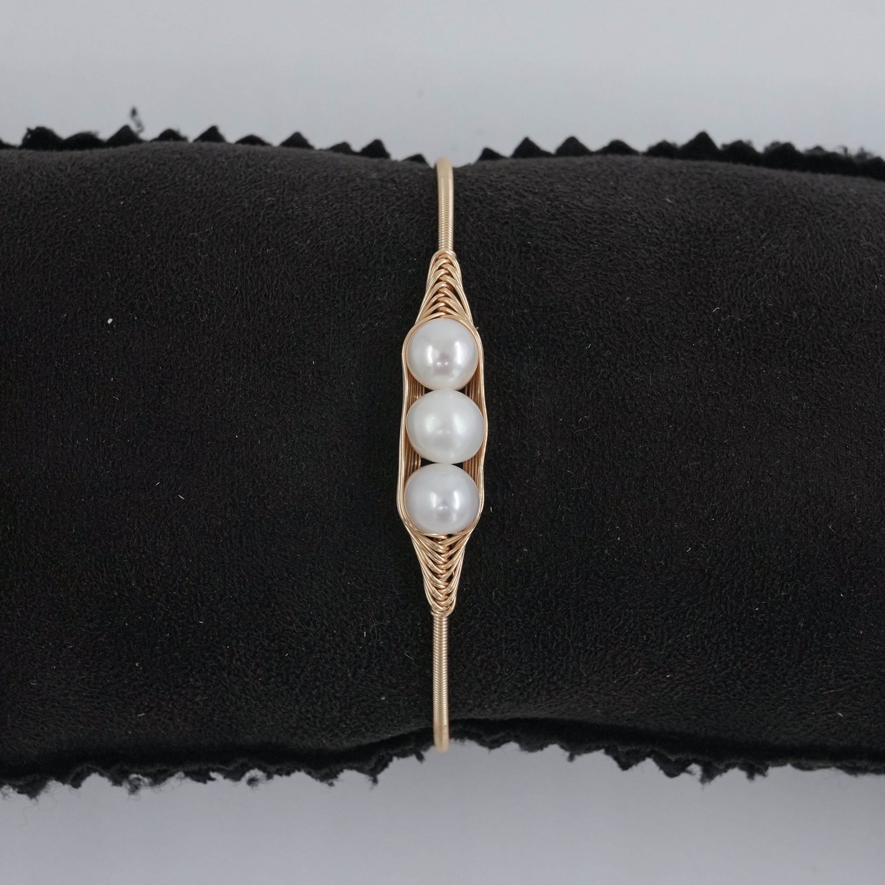 Gold Polished 3 Pearl Bracelet